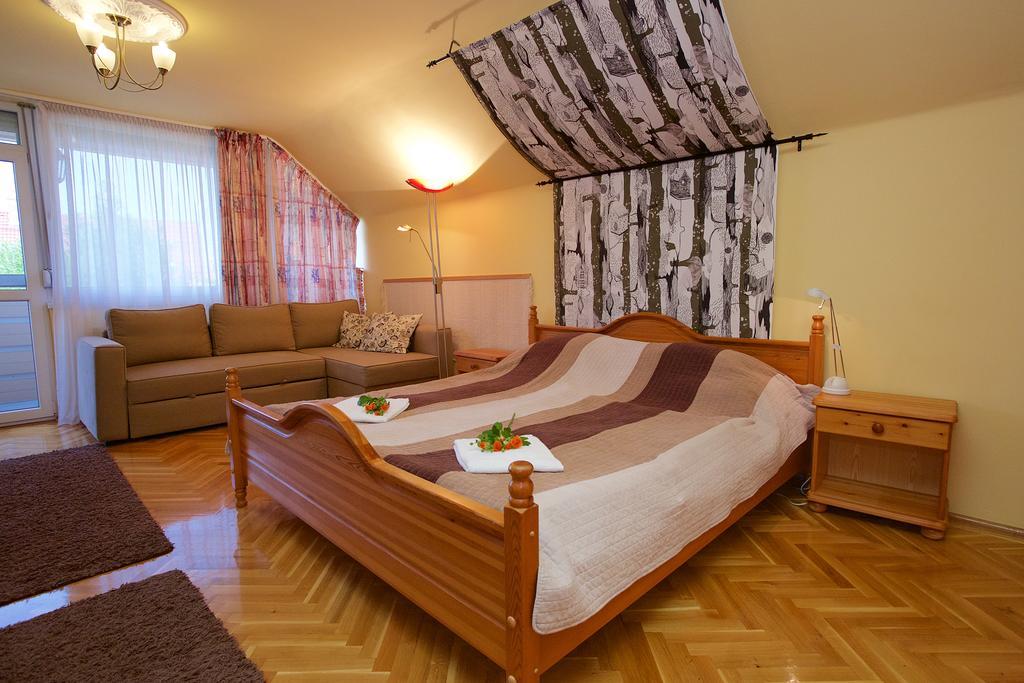 Fonix Apartmanhaz Apartment Hajduszoboszlo Exterior photo