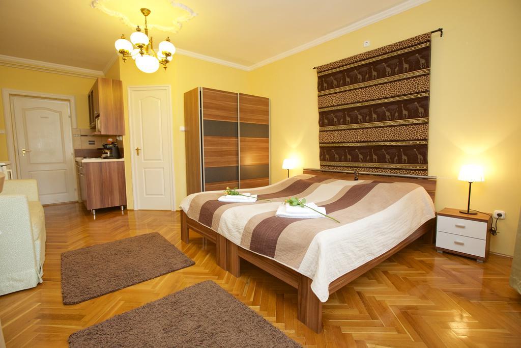 Fonix Apartmanhaz Apartment Hajduszoboszlo Exterior photo